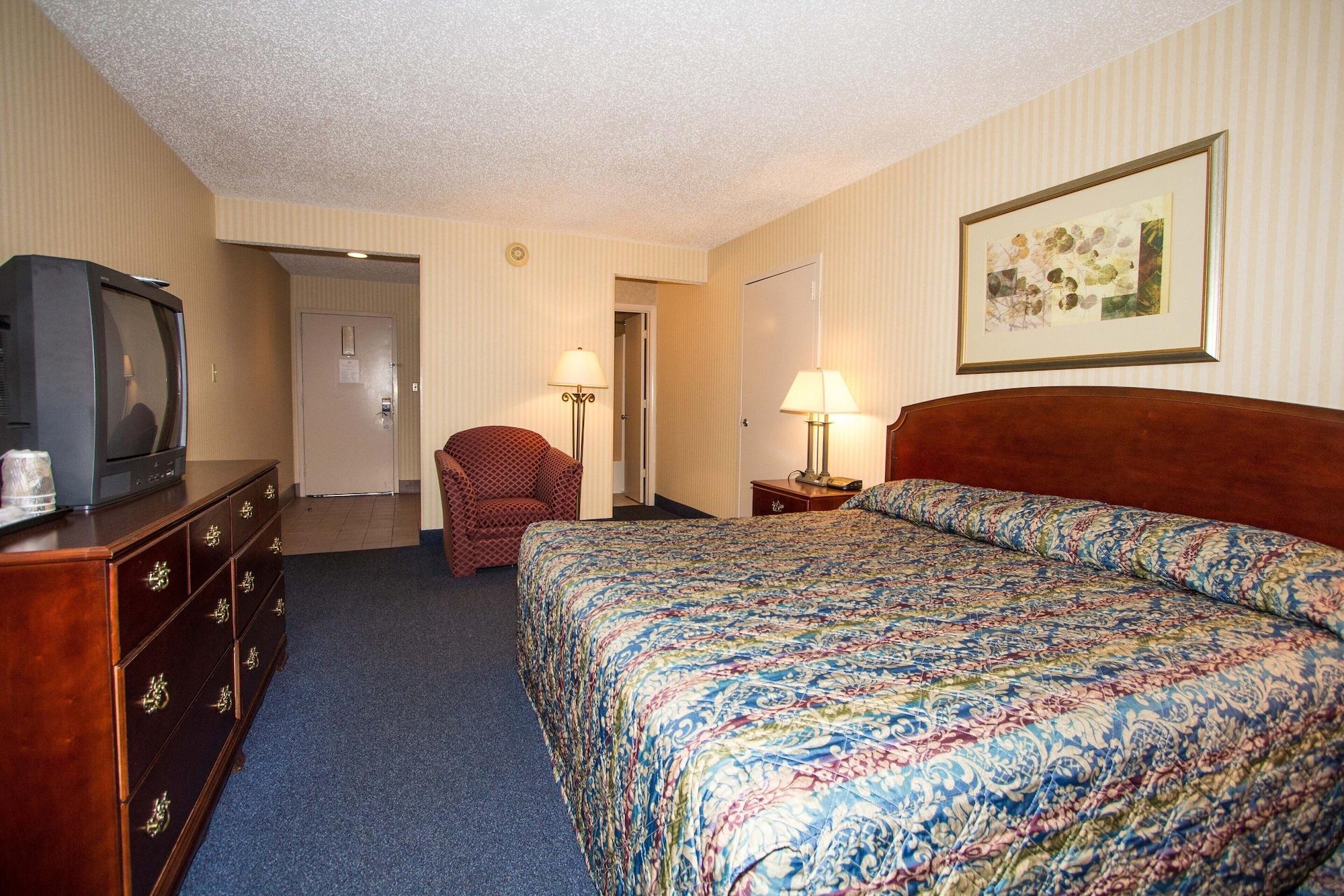 Red Roof Inn & Suites Newport News Exterior foto