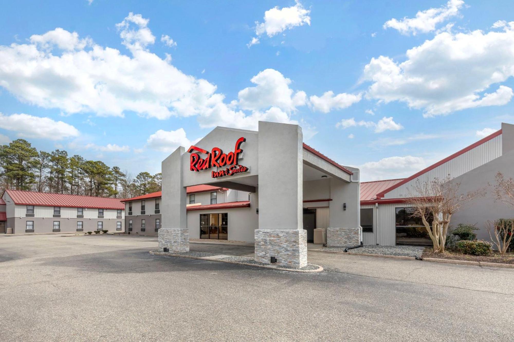 Red Roof Inn & Suites Newport News Exterior foto